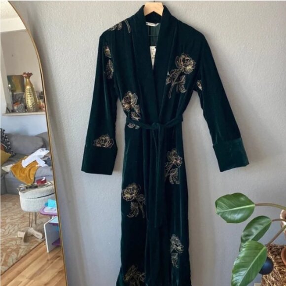Zara Black Long Sleeve Dress with Gold Floral Embroidery - Picture 10 of 12